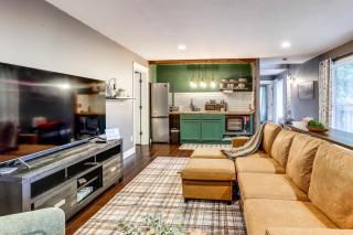 Commuter-Friendly Vancouver Rental with Yard - 5