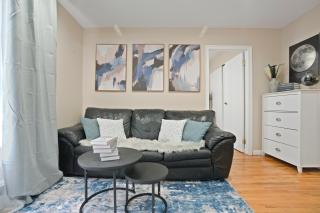 3BR Welcoming Home close to Central Park - 9