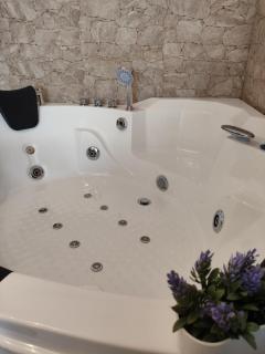 Valaoritou Luxury Jacuzzi by Dimcol 2 - 2