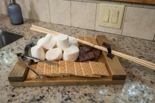 Wine Time 5 Bedroom Shuffleboard Hot Tub Fire Pit Play Set - 1