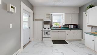 Wolfville Central 4 Family Suite with Style - 8