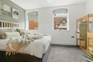 Pear Tree - Stylish City Centre Apartment - 6