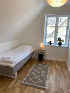 F27-1 3 people, 3 bedrooms, fully furnished - 3