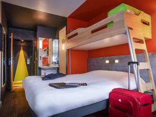 ibis budget Coutances - 1