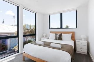 Black Beach House - Mount Maunganui - 6