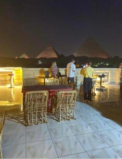 Richard Pyramids inn hotel - 0