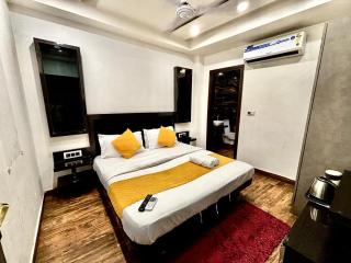 Hotel Red Stone - 3 Mins from Railway Station and 5 Mins from Metro - 8