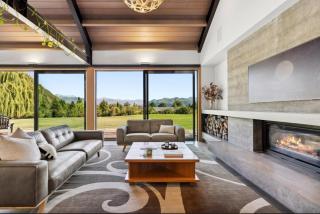 Luxury 4 Bedroom - 0