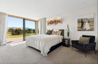 Luxury 4 Bedroom - 5