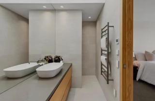 Luxury 4 Bedroom - 3