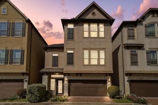 Luxe King 5BR Retreat with Fire Pit near Energy Corridor - 9