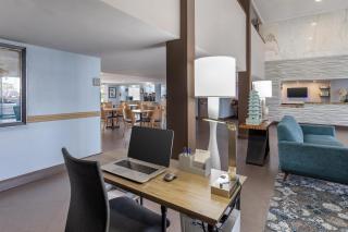 Best Western Palm Beach Lakes - 4