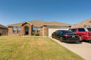 Family Home Near I-80 in Suburban Dallas Sidekick - 8