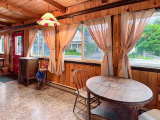 Kurtz Cottage - 1