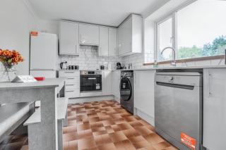 Modern 3Bed Escape - Work&Relax - Free Parking - 8