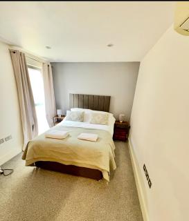 Bright and Modern 3 Bed Apartment Hyde Park Central London - 7