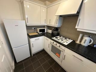 Stylish Townhouse -3 bed, work stay, Free Parking-Kingsway - 6