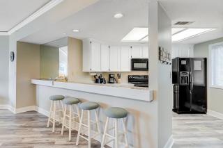 Windsor Place 402 - 5