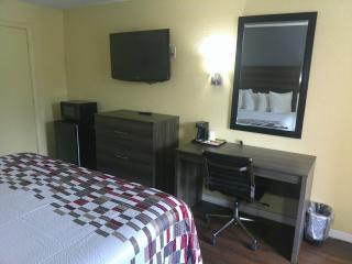 Red Roof Inn Hampton - 2