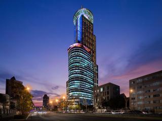 Novotel Atlantis Shanghai - Enjoy our great-valued breakfast in our rooftop revolving restaurant with a stunning river view & utilize our FREE self-serviced laundry - 0