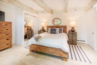 Tranquil Bayview Oasis - saltwater hot tub year-round - reserved parking - 5