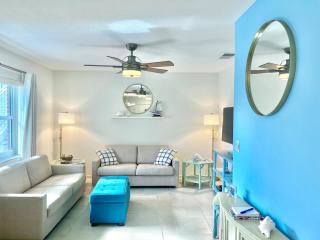 Island of Venice Beach, pet friendly! - 0