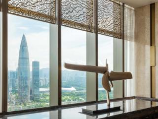 Raffles Shenzhen, Situated in the heart of One Shenzhen Bay, Book Now to Enjoy Free Minibar and Happy Hour Privileges at Long Bar on 71F - 9