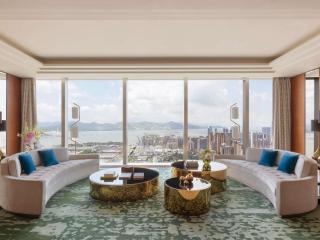 Raffles Shenzhen, Situated in the heart of One Shenzhen Bay, Book Now to Enjoy Free Minibar and Happy Hour Privileges at Long Bar on 71F - 8