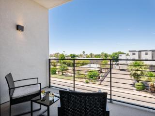 Moxie - Modern Luxe - Hot Tub - Heart of Old Town - 3