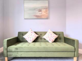 Designer Townhouse near Train Station - 4BR - Oxford - 1