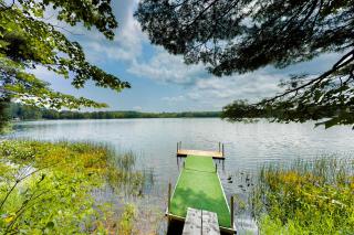 Lazy Lumberjack Lakeside Cottage - 8