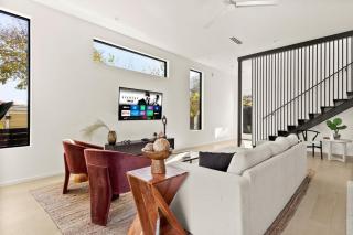 Heated Pool Luxury Zilker home Sleeps 8 great view - 5