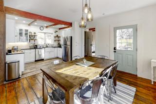 Boothbay Cottage - 2