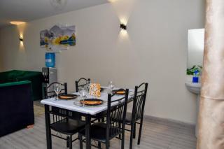 Jacky's Fully Furnished Apartment milimani suites - 2