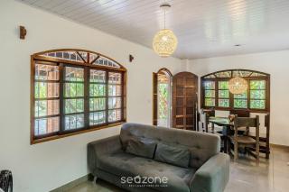 Casa c/ piscina e churrasq. em Itamambuca CPI0130 - 9