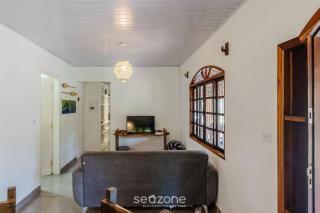 Casa c/ piscina e churrasq. em Itamambuca CPI0130 - 4