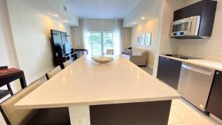 EPIC Modern Doral Resort Apt Near Malls & Airport - 5