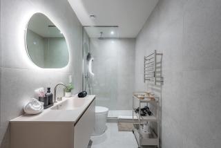 Bright & Modern 2BR - Golden Square Mile - 6