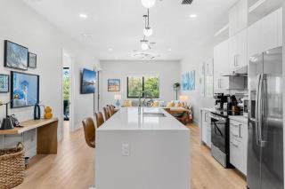 Wave Haven - 4 Luxury Units - 10BR 12BA Total - Sleeps 6 or 8 Per Unit - Hot Tub - Across from Beach - Rocket and Beach Views - 4