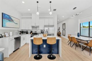 Wave Haven - 4 Luxury Units - 10BR 12BA Total - Sleeps 6 or 8 Per Unit - Hot Tub - Across from Beach - Rocket and Beach Views - 3