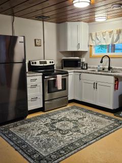 Rustic-Chic 2bdr Pet Friendly Log Cabin, Steps to Lake Huron - 5