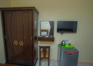 3 PYRAMiDS HUT ViEW iNN - 2