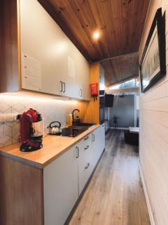 Charmful Beach Cabin - Sauna - Private Hot Tub - 3