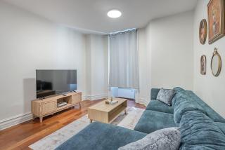 Elegant 3BR - High Ceilings & Vintage Charm - 0