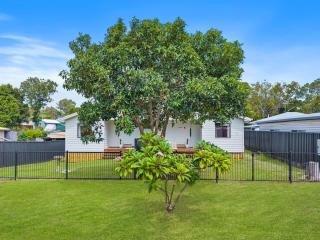 Roys Place by Discover Stradbroke - 0