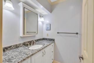 172 Colonnade Club - 5