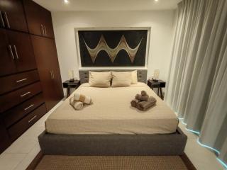 Hennessy & Art Sunrise Haven - 0