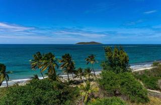 Green Cay - Walk to the Beach - King Bed - AC - 6