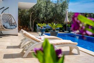 The Luxury Villa Vacation You're Looking For - 8