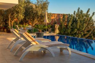 The Luxury Villa Vacation You're Looking For - 7